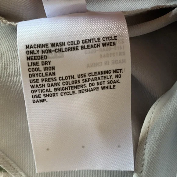 NWOT Zen Uniqlo Gray Women's top S - Picture 6 of 6